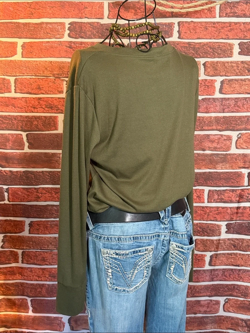 👚 Cotton Thumb Hole Long Sleeve Tee — Olive Green — Sz L / NWOT / Q
